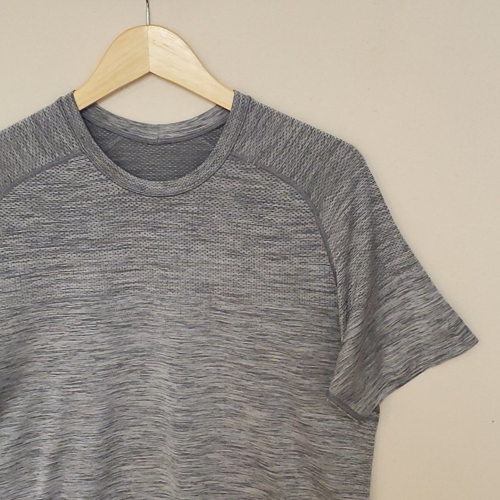 Lululemon Athletica Short Sleeve Tee M